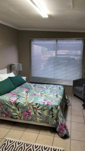 Guest Suite in Roodepoort with private access